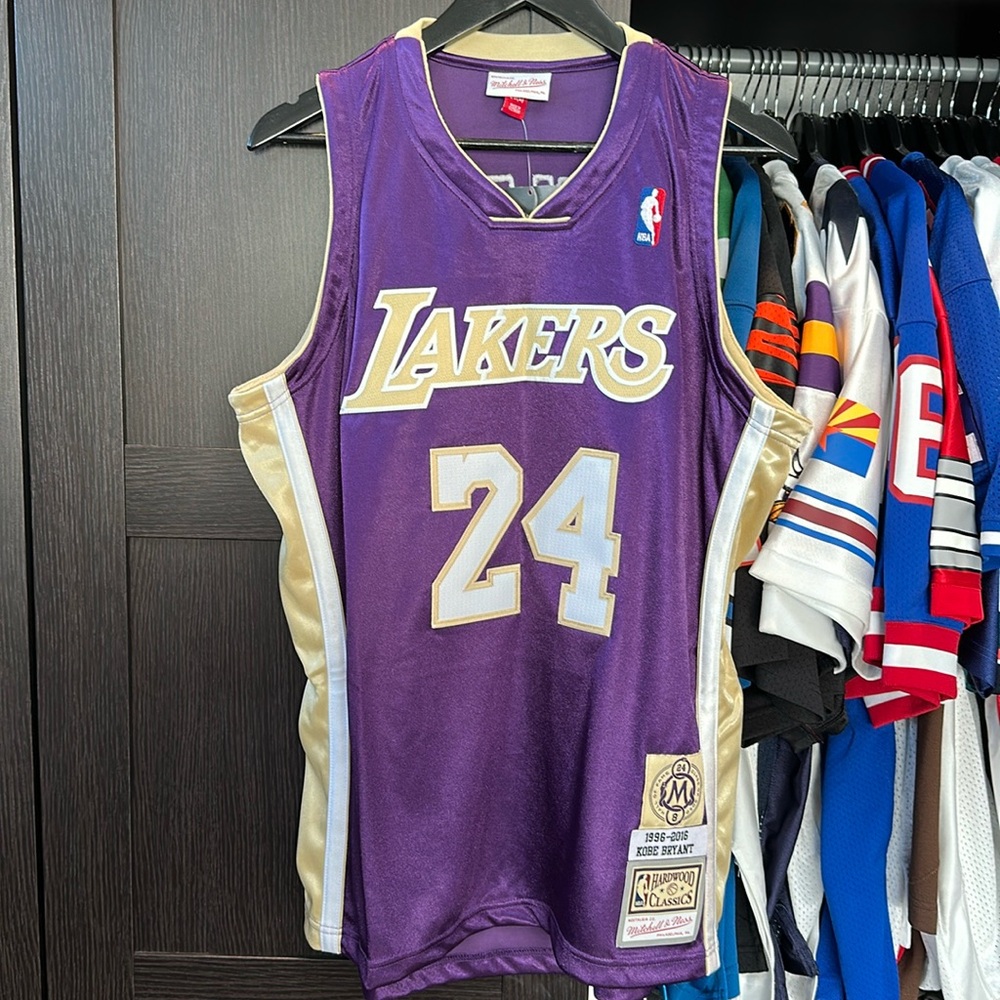 Kobe Bryant Los Angeles Lakers Mitchell & Ness Hall of Fame #24 Authentic Jersey